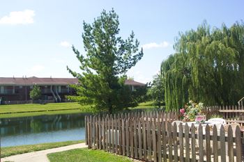 Private fenced-in patio available*